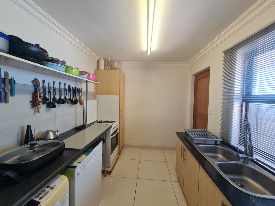 4 Bedroom Property for Sale in Mountainside Western Cape